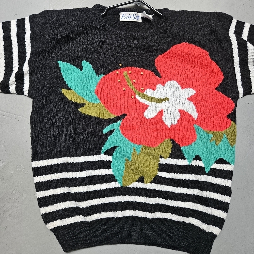 Vintage Fair Set Black and White Sz L Striped Knitted Sweater with Floral Design - Picture 10 of 10